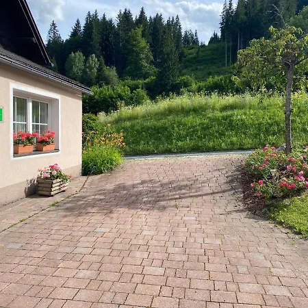 Haus Gohringer / *